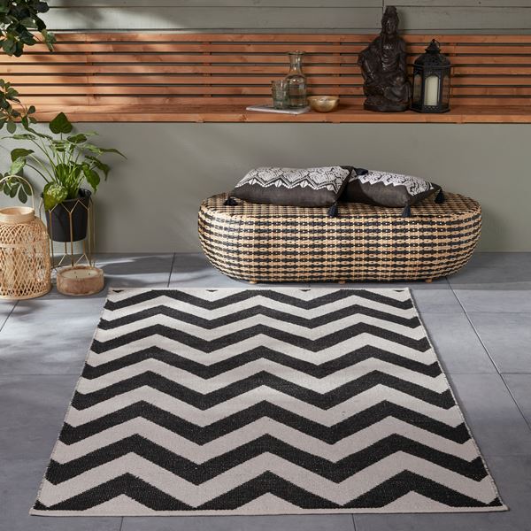 Brittany Chevron - Black